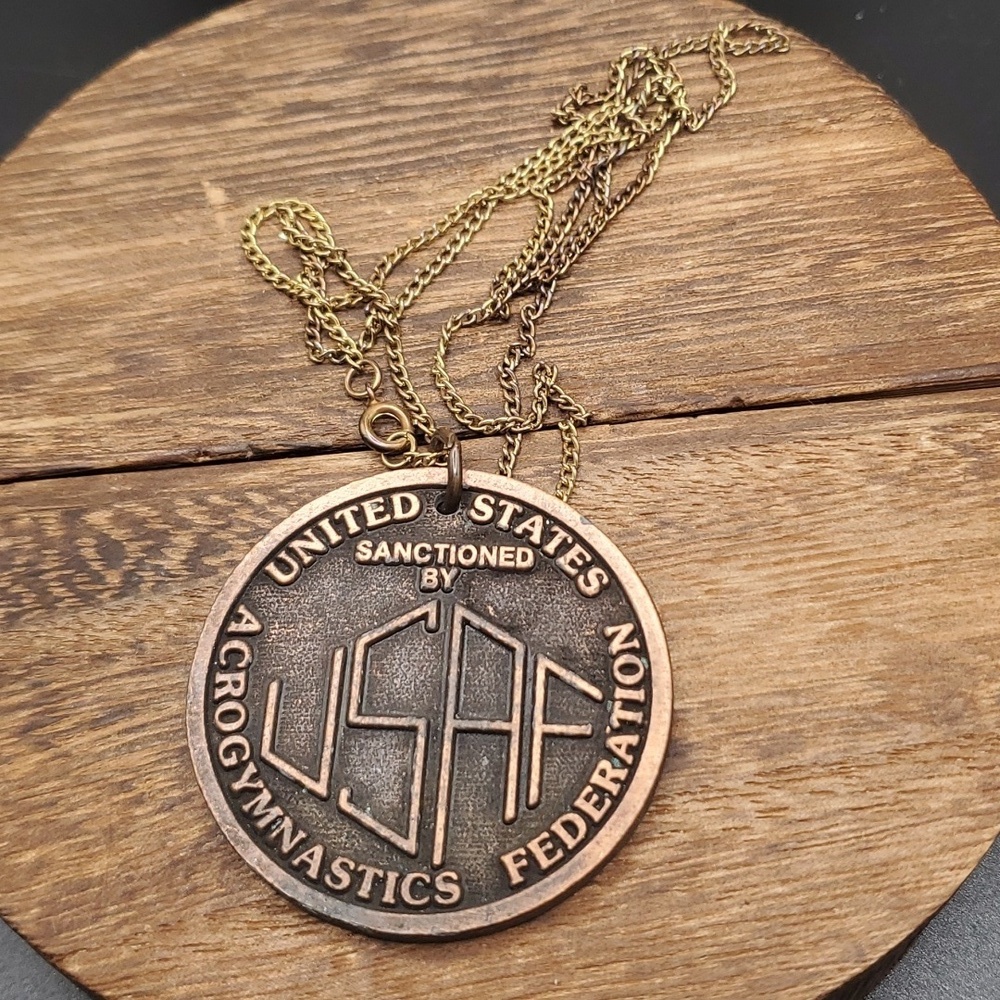 N3033 trampoline tumbling gymnastics trophy‎ necklace